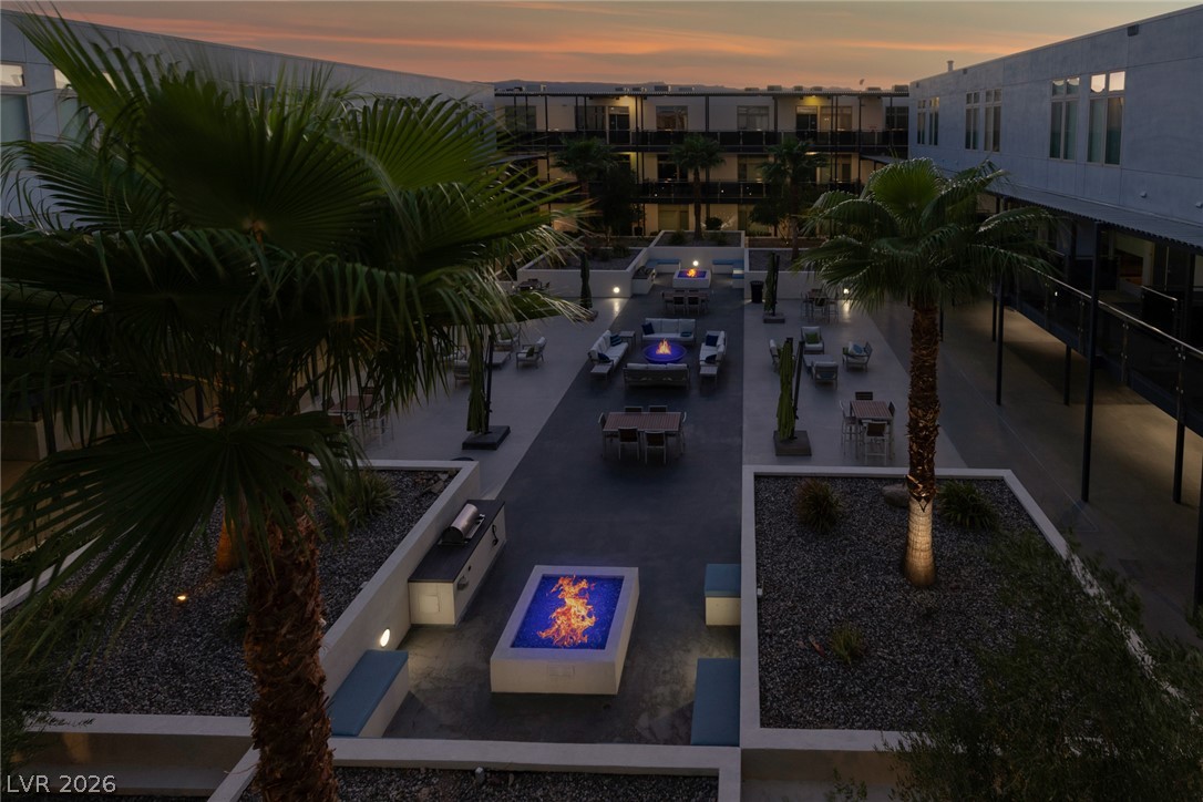 Photo 42 of 52, 8925 W Flamingo Road #325