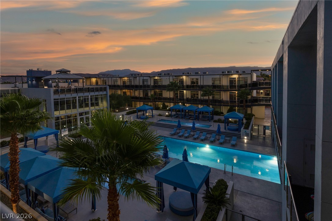 Photo 32 of 52, 8925 W Flamingo Road #325