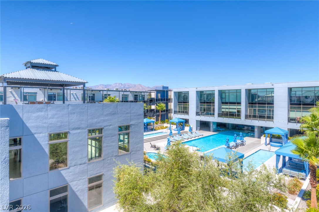 Photo 37 of 52, 8925 W Flamingo Road #325