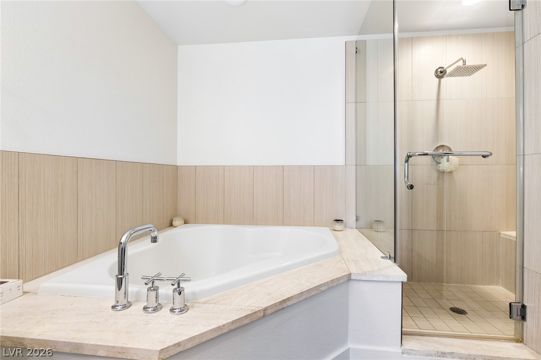Photo 25 of 52, 8925 W Flamingo Road #325