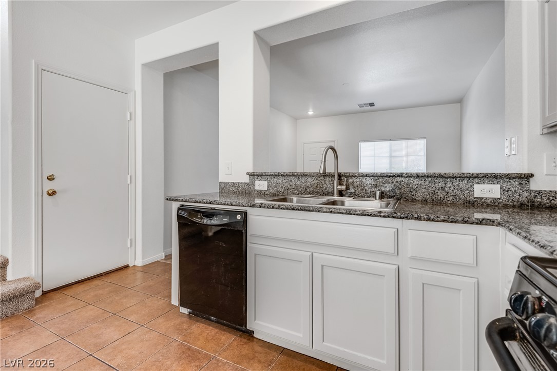 Photo 13 of 34, 913 Blushing Rose Place