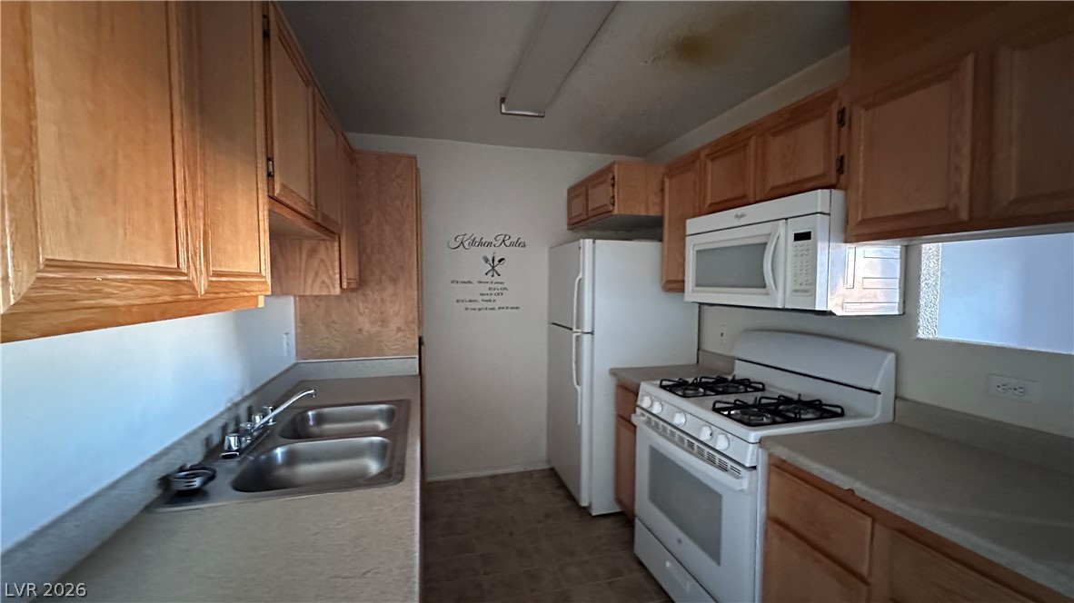 Photo 4 of 4730 E Craig Road #2072