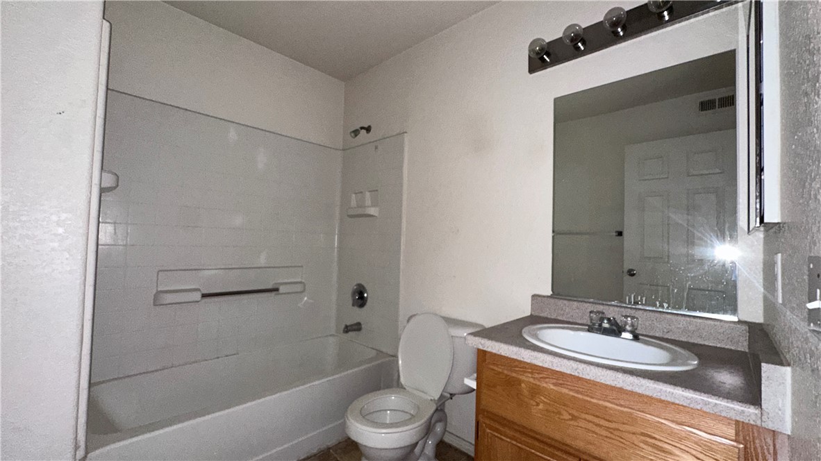 Photo 10 of 13, 4730 E Craig Road #2072
