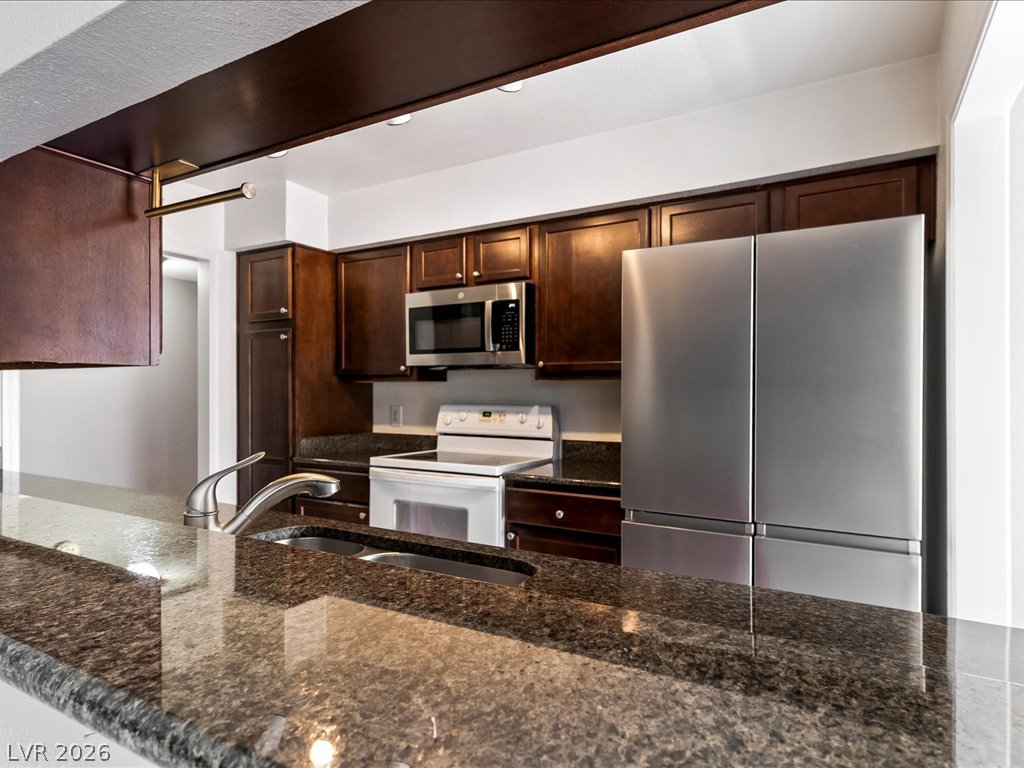 Photo 19 of 48, 2831 Geary Place #2934