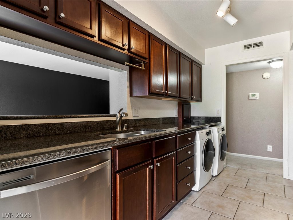 Photo 20 of 48, 2831 Geary Place #2934