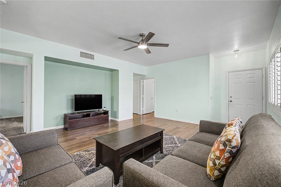 Photo 12 of 40, 2153 Quarry Ridge Street #103
