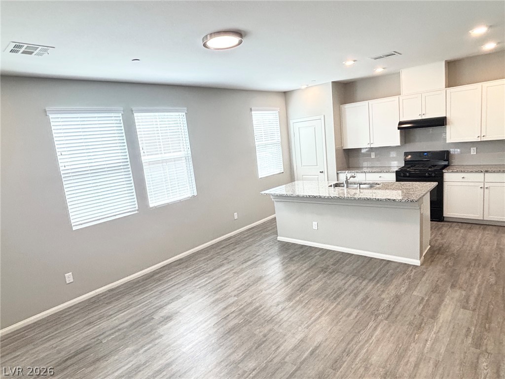 Photo 8 of 33, 2850 Alenga Street