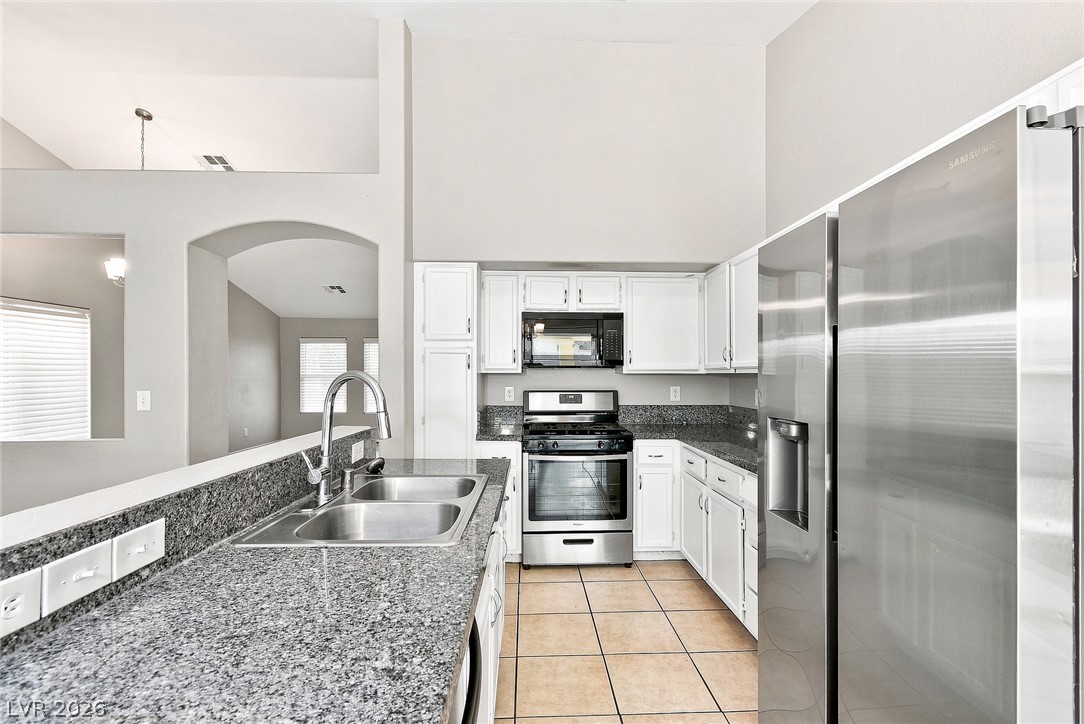 Photo 5 of 3601 Sockeye Lane