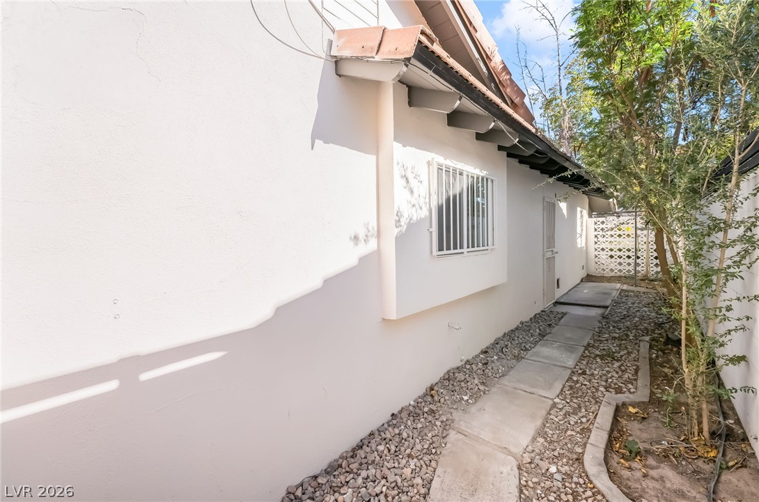 Photo 31 of 34, 1813 Bracken Avenue