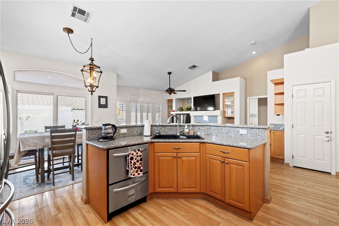 Photo 11 of 33, 2840 Anteres Street