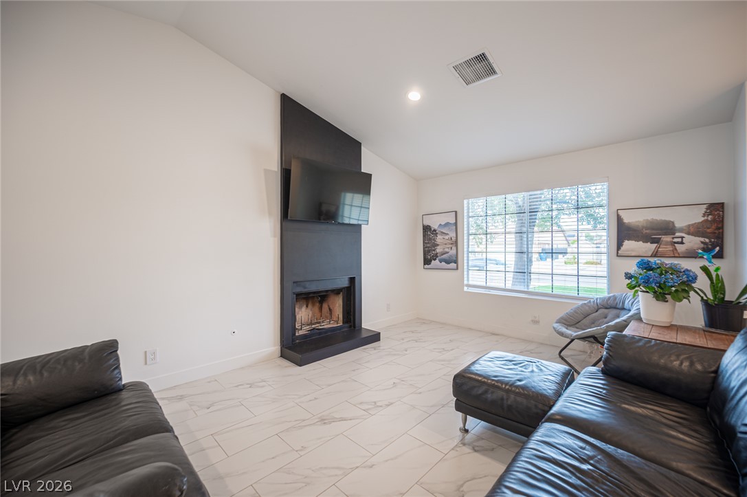 Photo 19 of 50, 3139 Regal Oak Drive