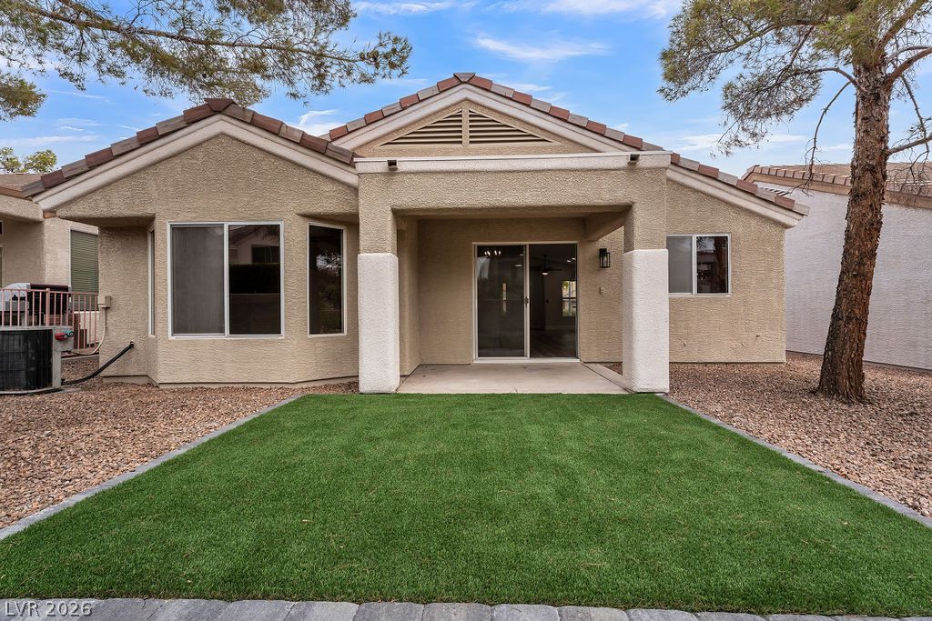 Photo 6 of 58, 2139 Chapman Ranch Drive