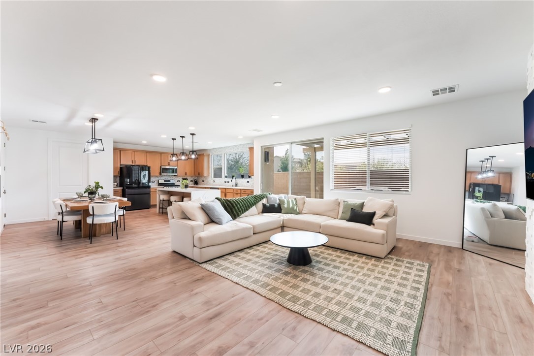 Photo 9 of 46, 1305 Crimson Sunbird Avenue