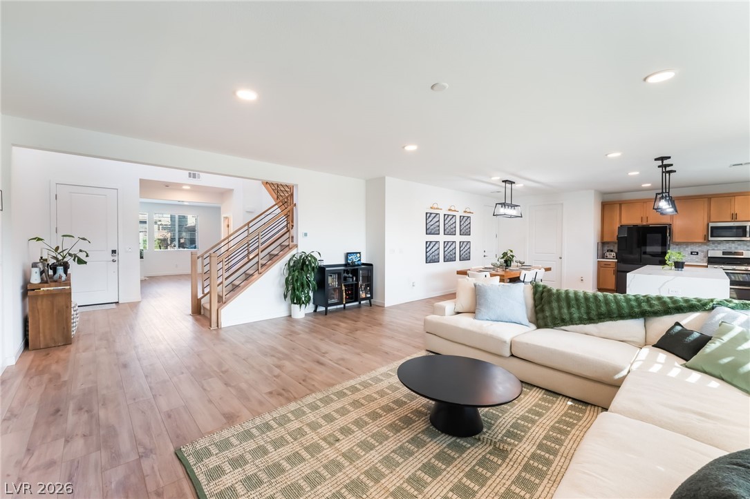 Photo 10 of 46, 1305 Crimson Sunbird Avenue