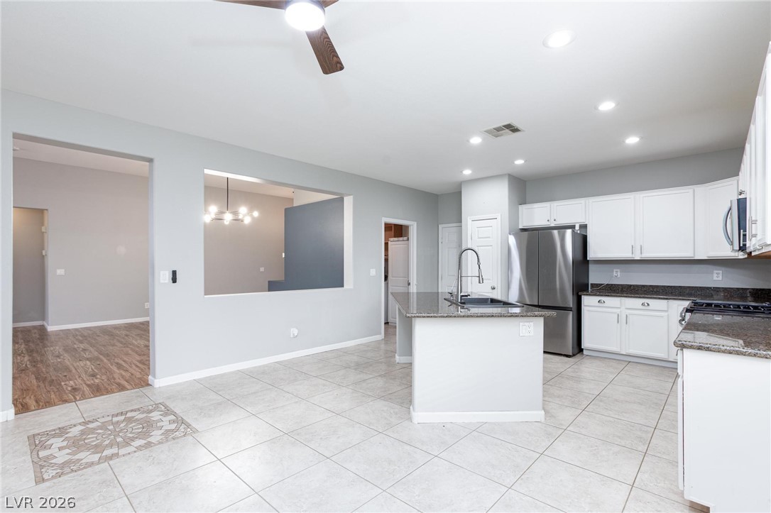 Photo 7 of 34, 5426 Saint Bernard Court