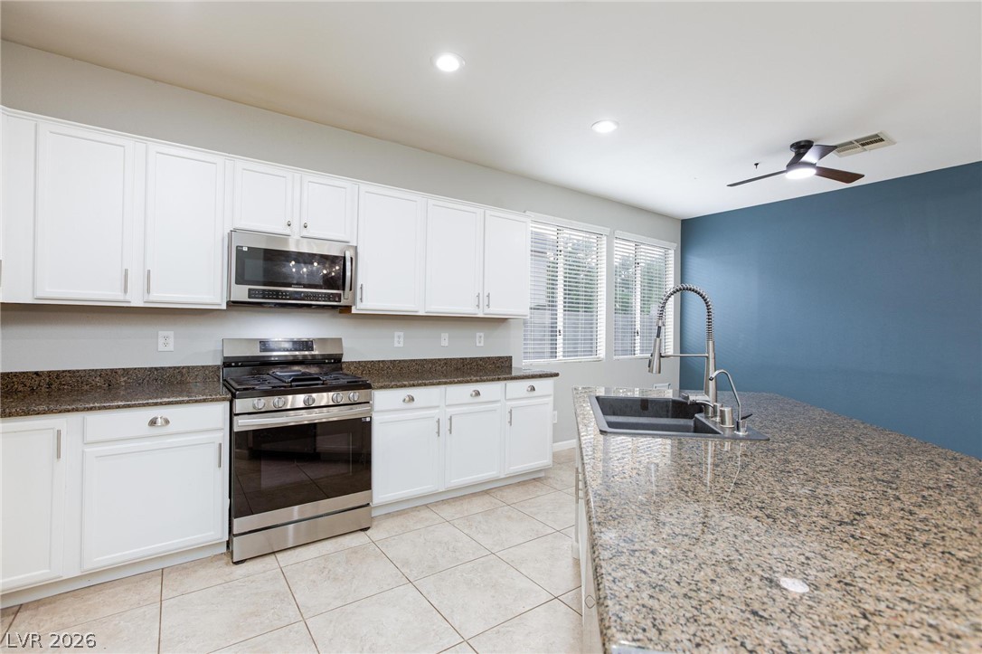 Photo 10 of 34, 5426 Saint Bernard Court