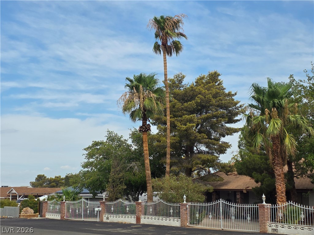 Photo 2 of 1590 Palomino Drive
