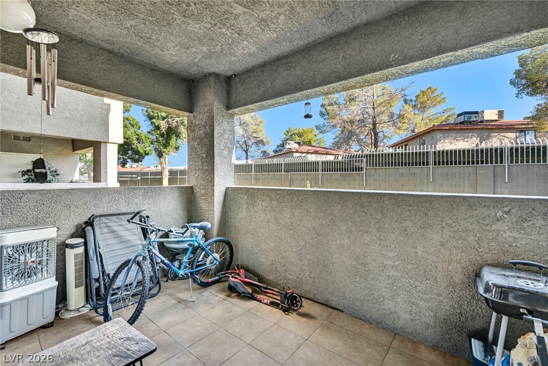 Photo 17 of 23, 5525 W Flamingo Road #1021