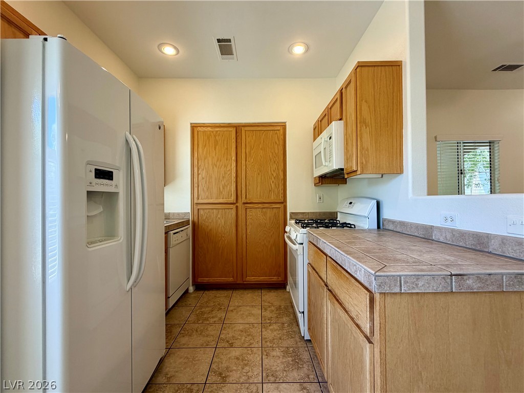 Photo 7 of 28, 1420 Red Crest Lane #203