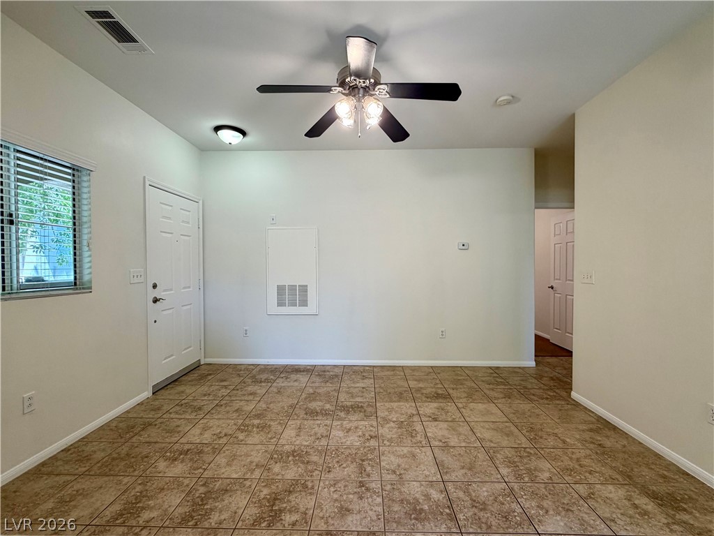 Photo 9 of 28, 1420 Red Crest Lane #203
