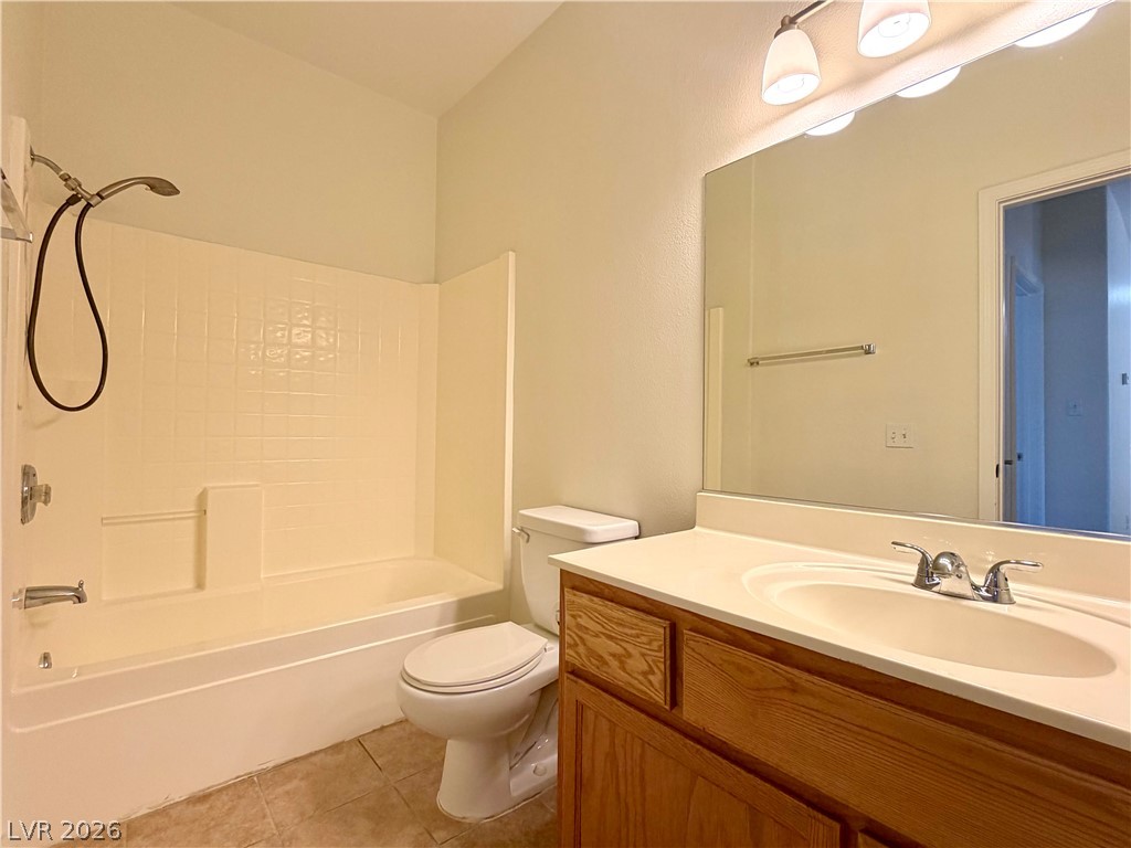 Photo 11 of 28, 1420 Red Crest Lane #203