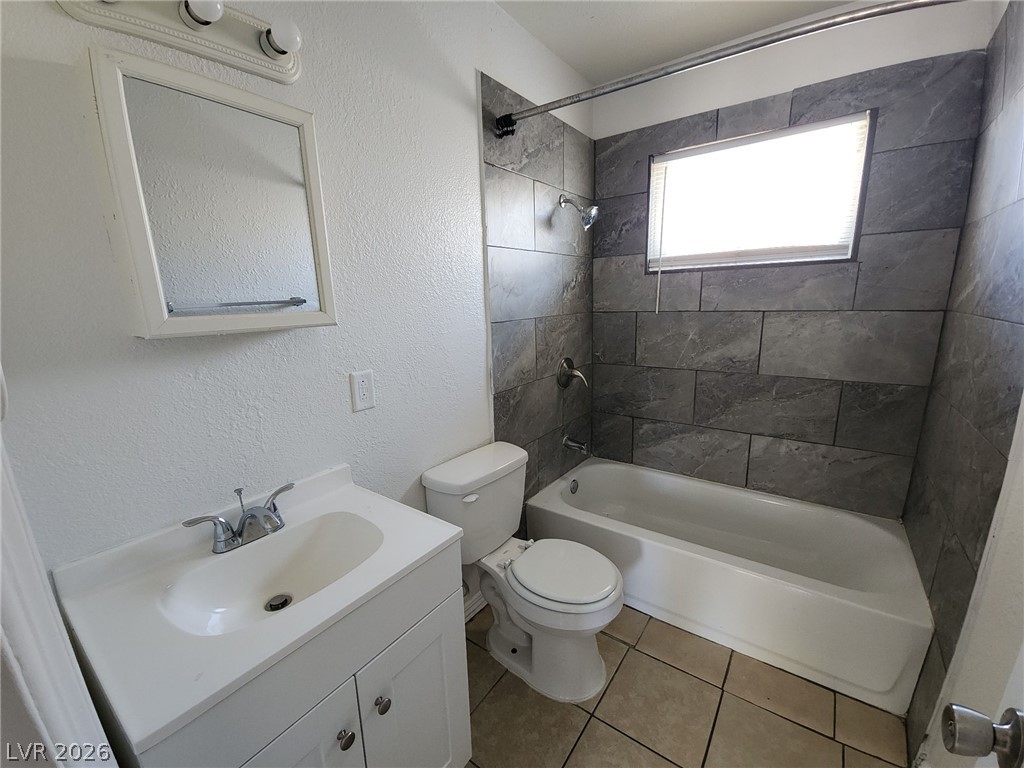 Photo 10 of 24, 2513 Cedar Avenue