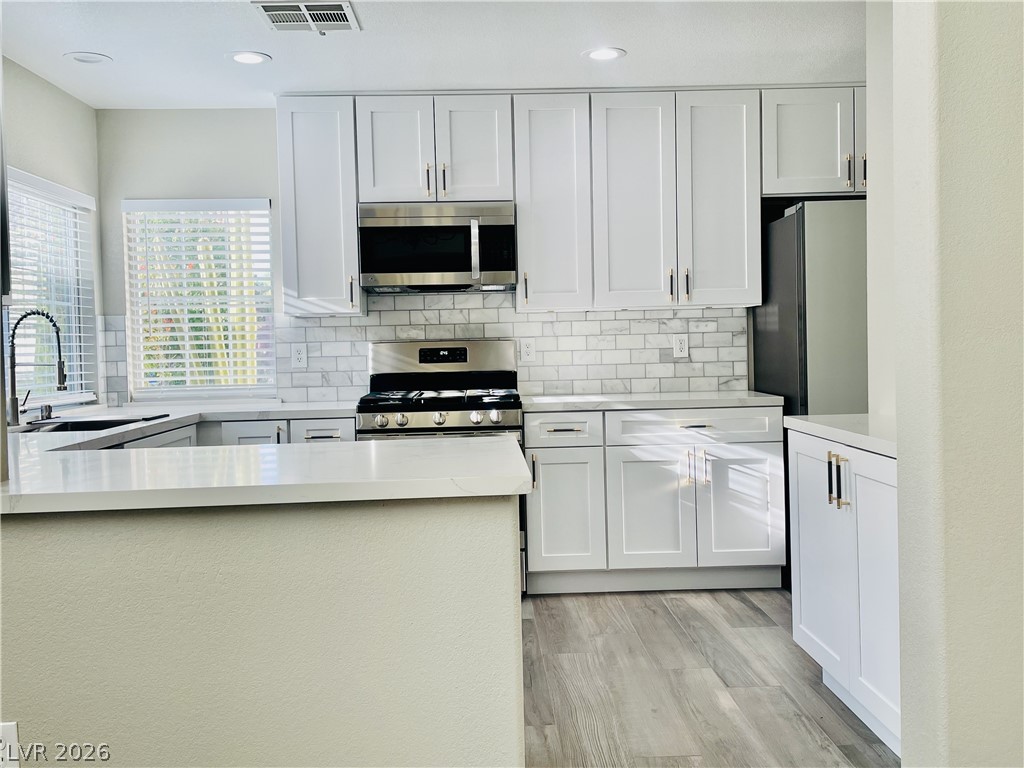 Photo 7 of 29, 9224 Canalino Drive