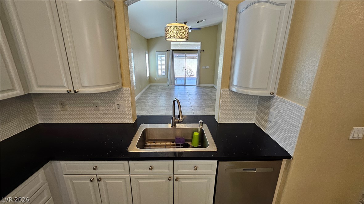 Photo 12 of 31, 7058 Palisade Grove Court