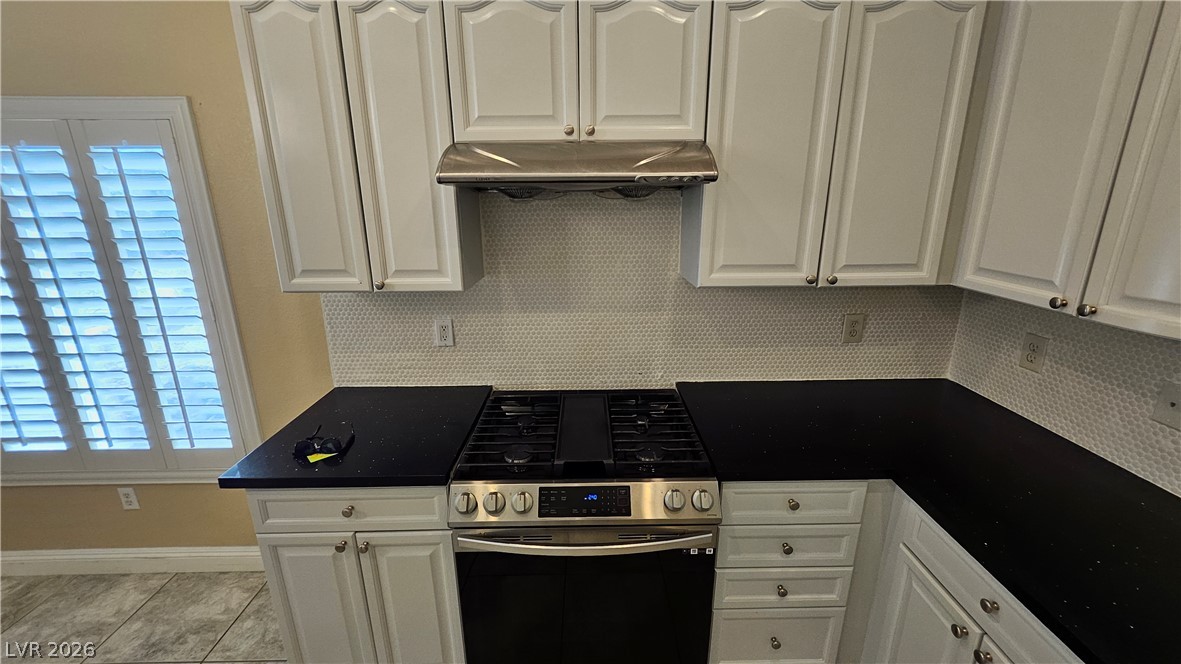 Photo 13 of 31, 7058 Palisade Grove Court