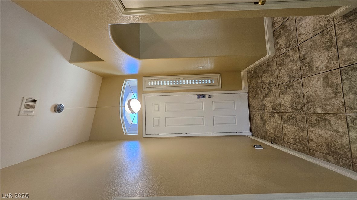 Photo 5 of 7058 Palisade Grove Court