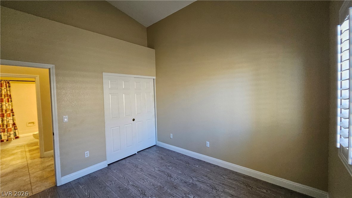 Photo 16 of 31, 7058 Palisade Grove Court
