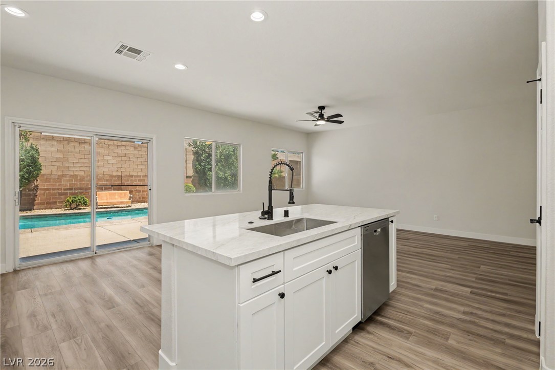 Photo 3 of 2922 Mastercraft Avenue