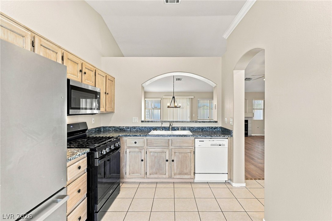 Photo 8 of 31, 904 Shadowfax Road
