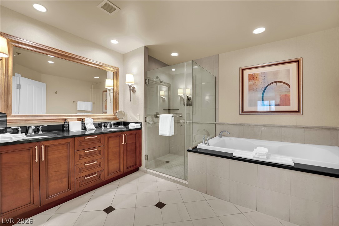 Photo 14 of 55, 145 E Harmon Avenue #1917