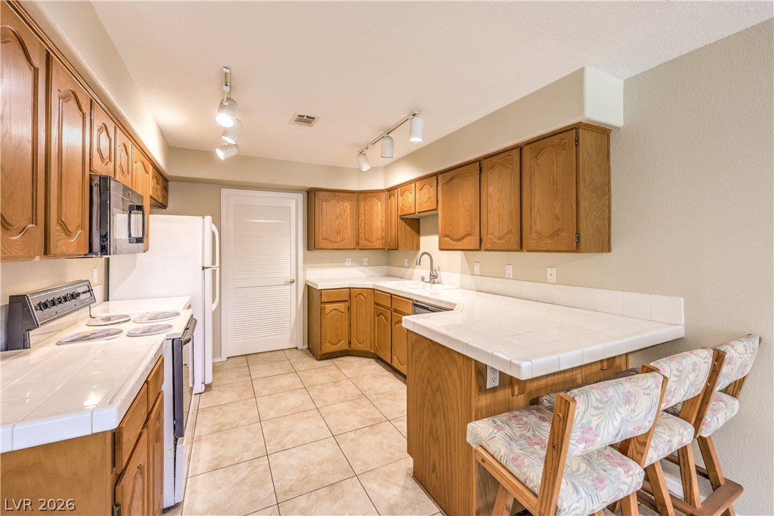 Photo 7 of 29, 700 Capri Drive #29B