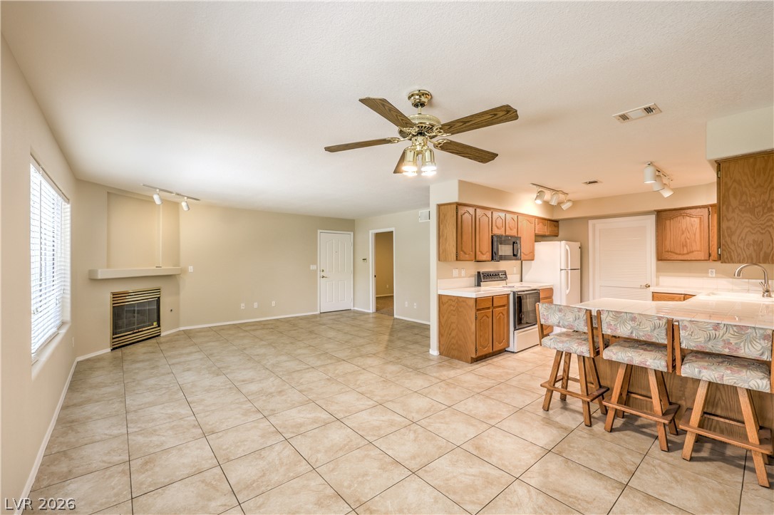 Photo 8 of 29, 700 Capri Drive #29B