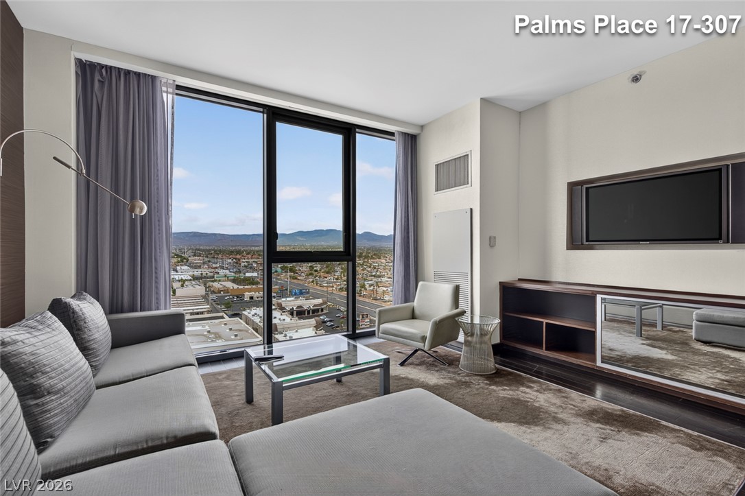 Photo 15 of 47, 4381 W Flamingo Road #1707