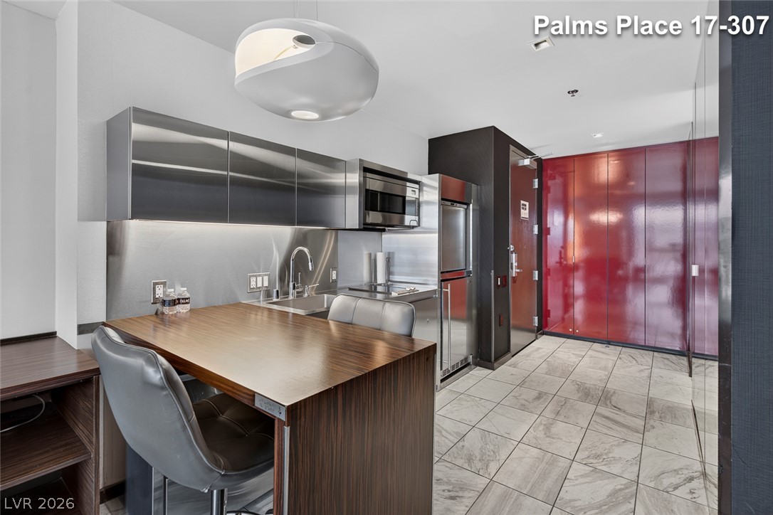 Photo 32 of 47, 4381 W Flamingo Road #1707