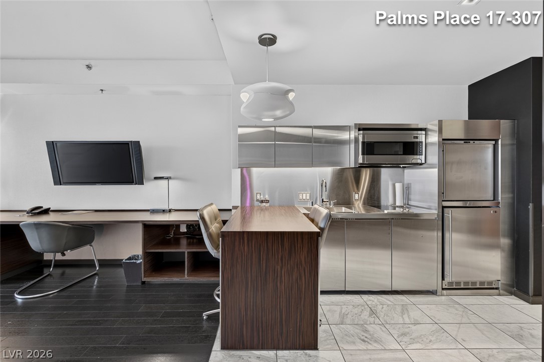 Photo 34 of 47, 4381 W Flamingo Road #1707