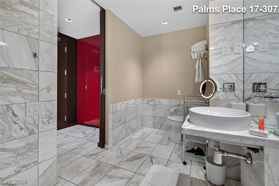 Photo 40 of 47, 4381 W Flamingo Road #1707