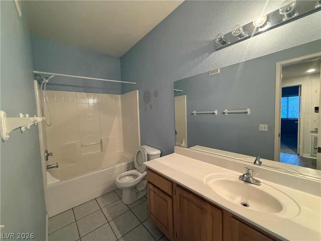 Photo 6 of 12, 5655 E Sahara Avenue #2060