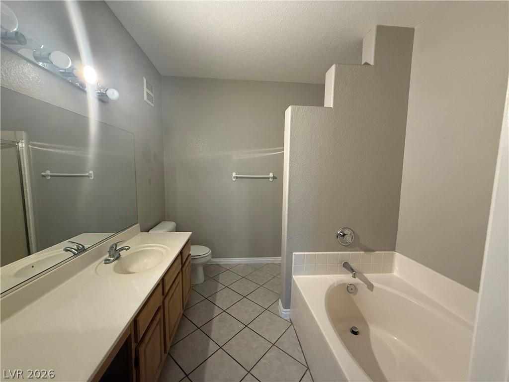 Photo 7 of 12, 5655 E Sahara Avenue #2060