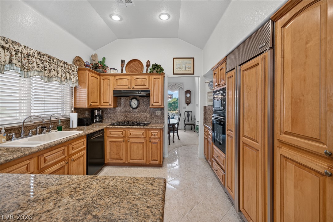 Photo 5 of 8157 Round Hills Circle