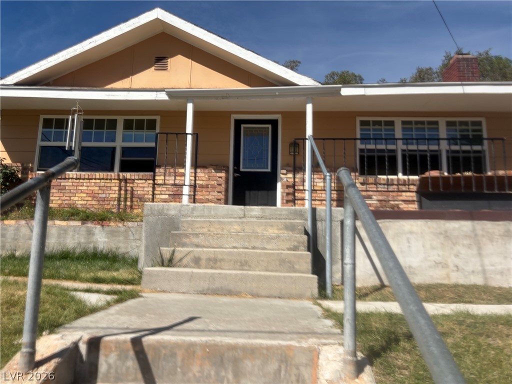 Photo 2 of 1071 Canyon Street