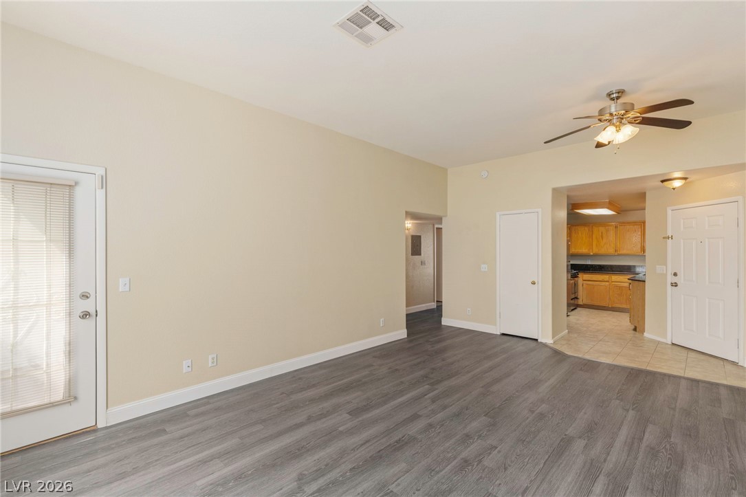 Photo 7 of 24, 3125 N Buffalo Drive #2153