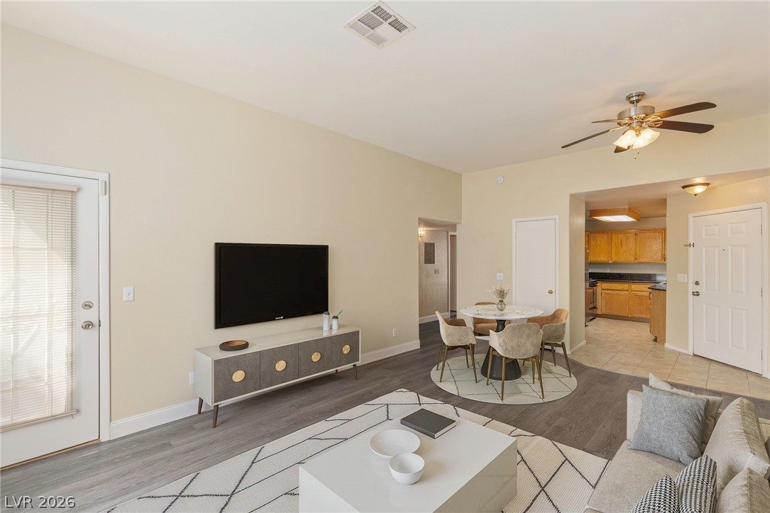 Photo 6 of 24, 3125 N Buffalo Drive #2153