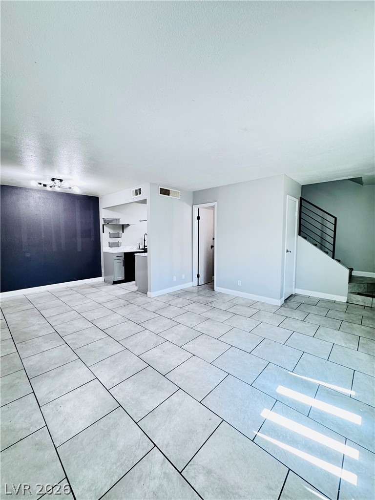Photo 3 of 3671 Villa Knolls East Drive