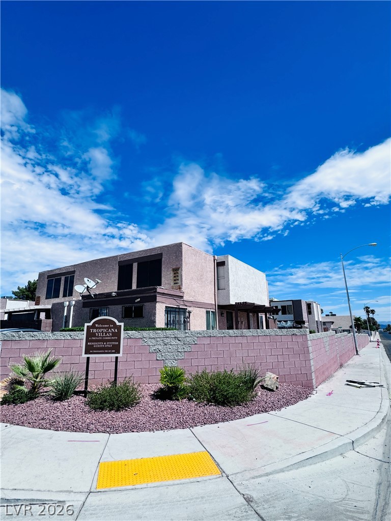3671 Villa Knolls East Drive, Las Vegas 89120