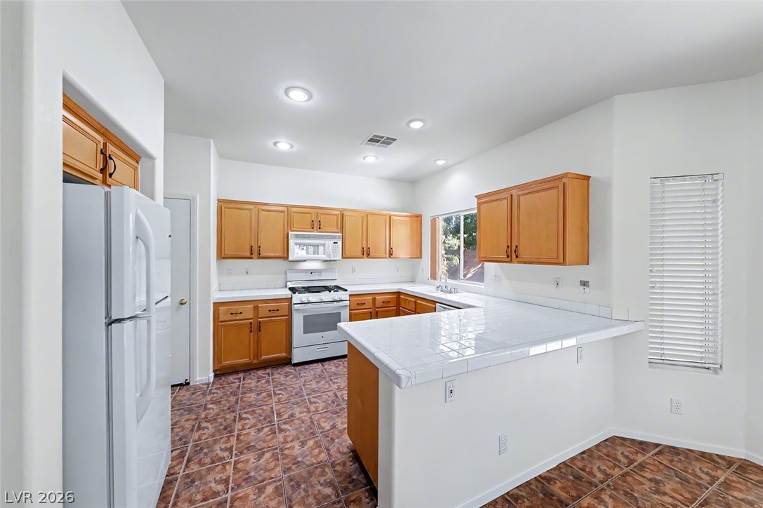 Photo 12 of 42, 999 Whispering Grove Avenue
