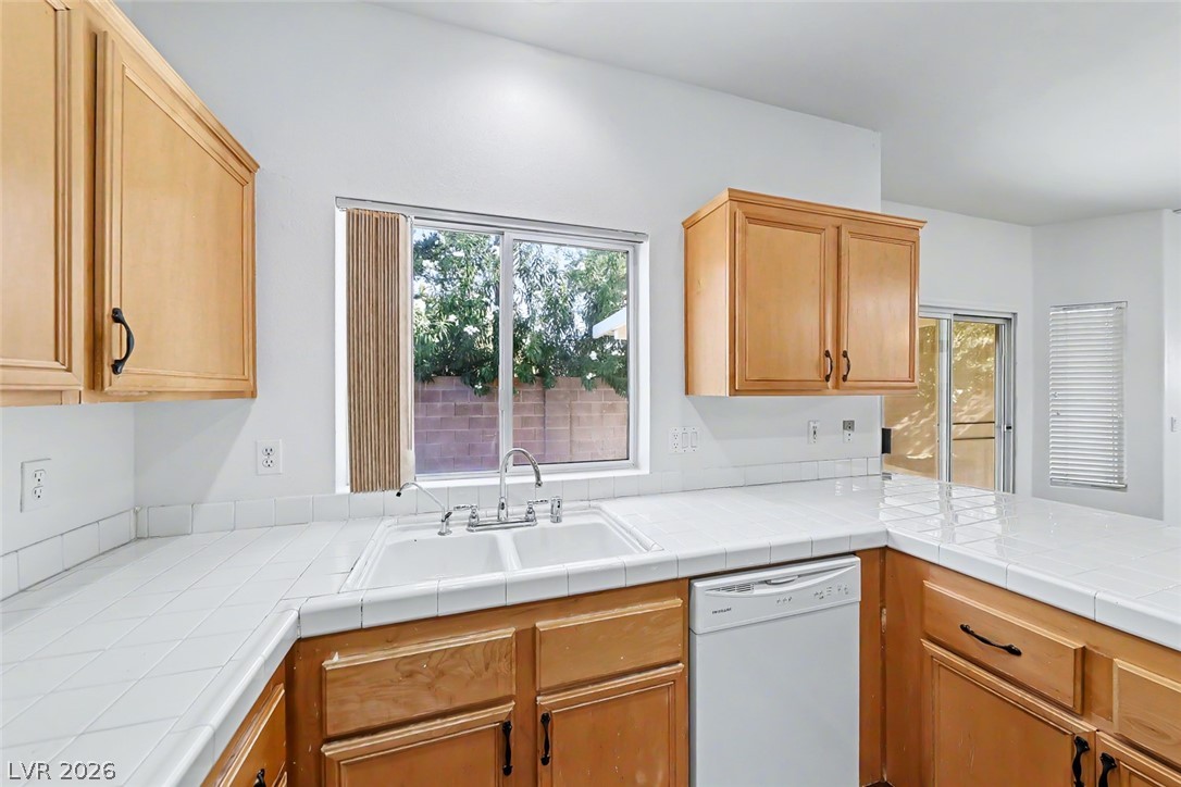 Photo 13 of 42, 999 Whispering Grove Avenue